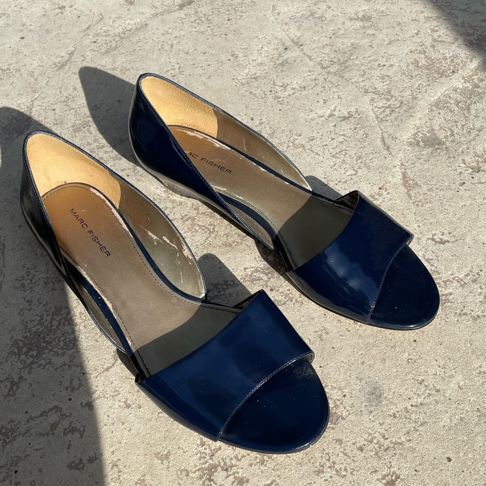 Kitten Wedge peep toe Marc Fisher Navy blue patent leather heels